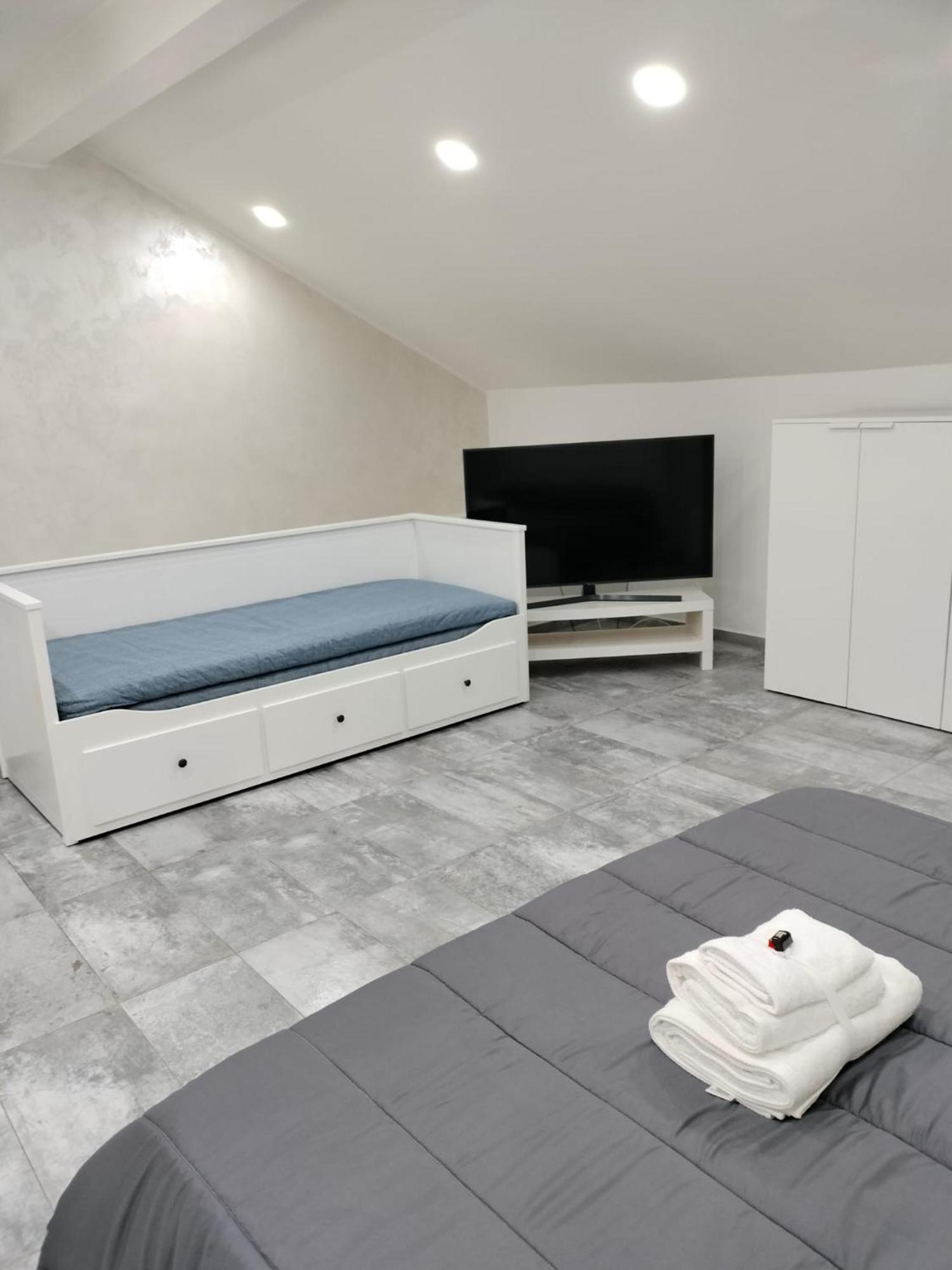 Holiday Home Litteri One คาตาเนีย ภายนอก รูปภาพ