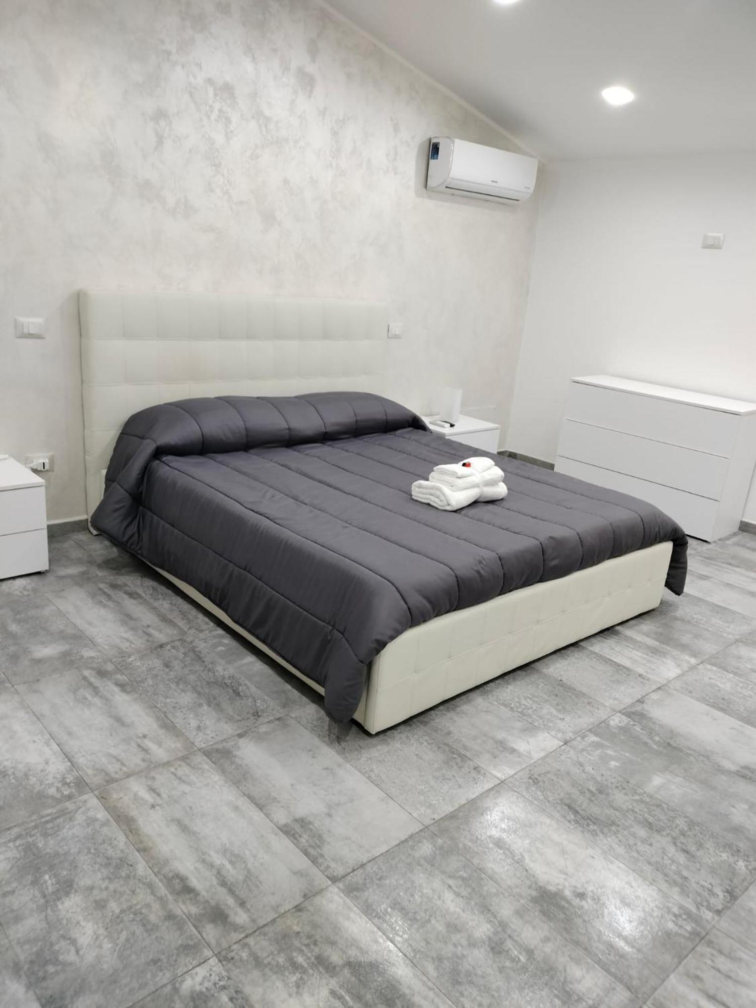 Holiday Home Litteri One คาตาเนีย ภายนอก รูปภาพ